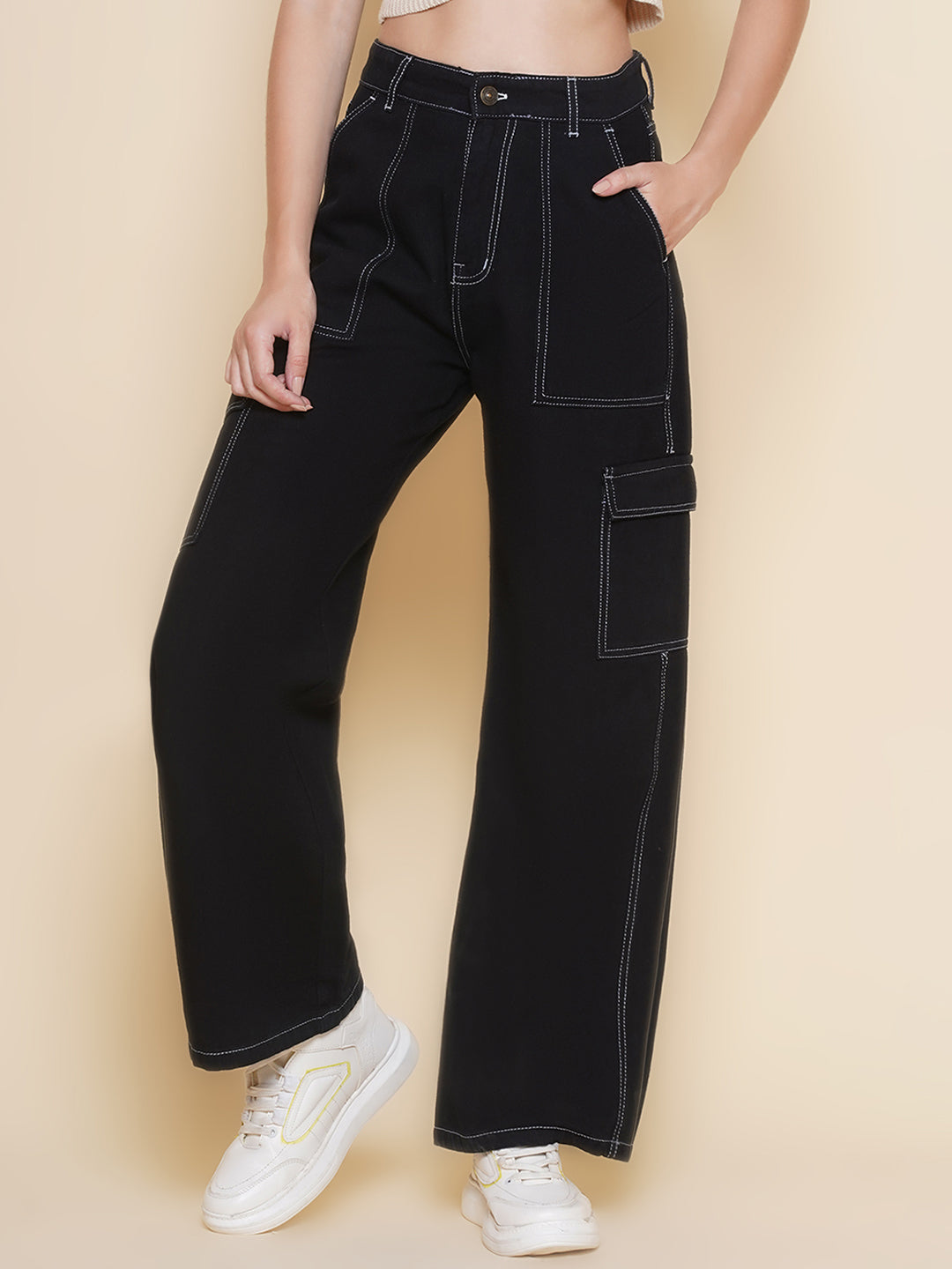 Women Cargo Wide Leg Jeans in Black