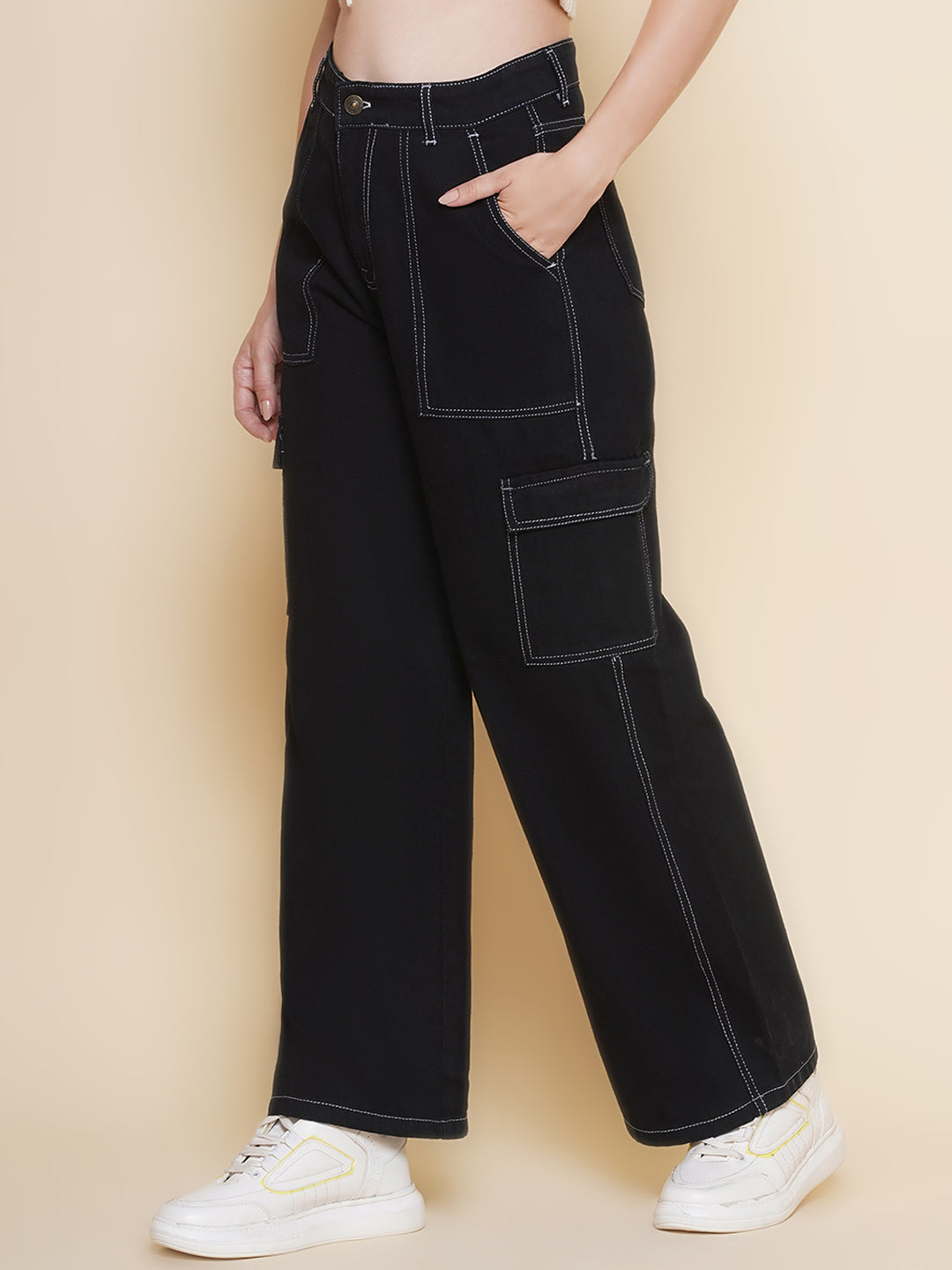 Women Cargo Wide Leg Jeans in Black