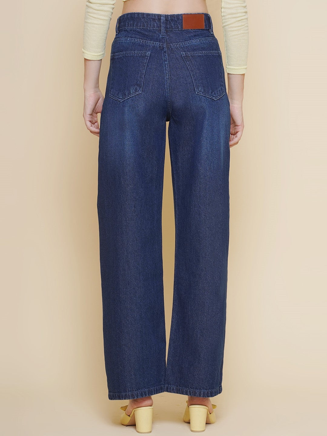 Women Knee Slit Jeans in Dark Blue